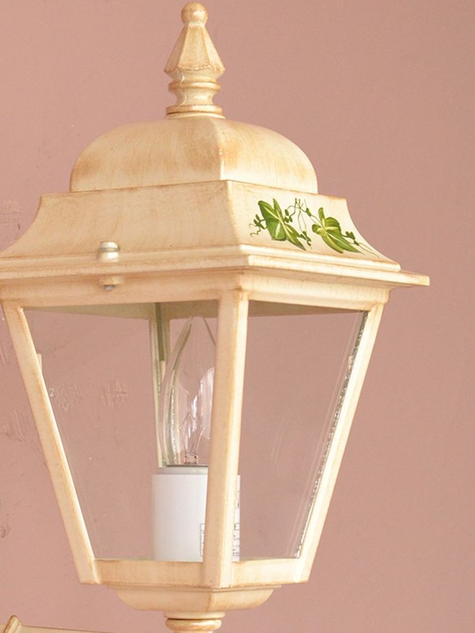 おしゃれな壁付けブラケット