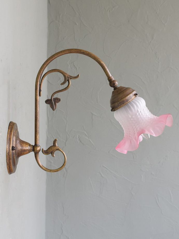 壁付けブラケットの側面