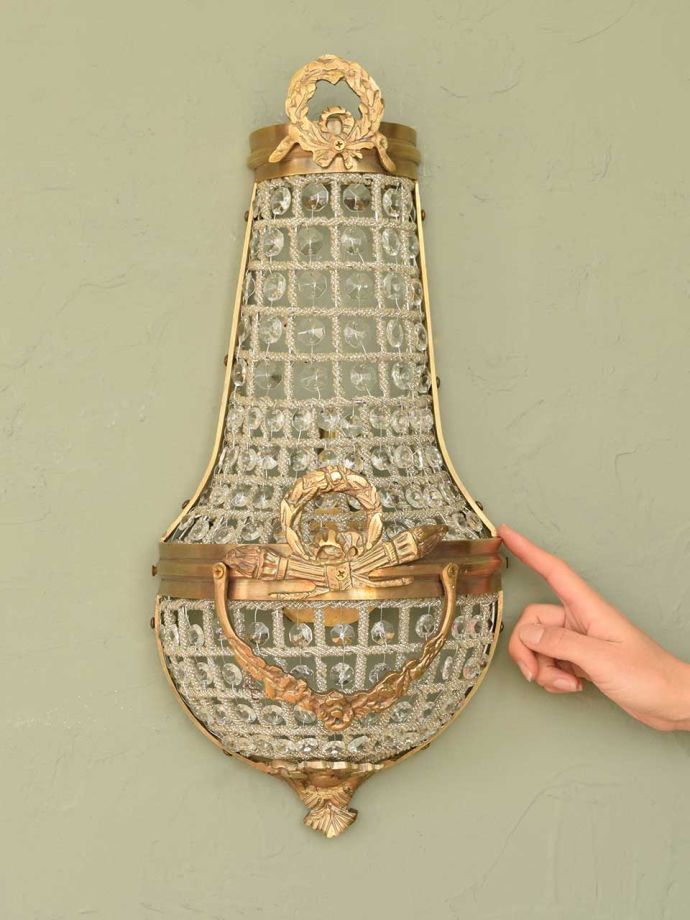 イタリア生まれの壁付け照明