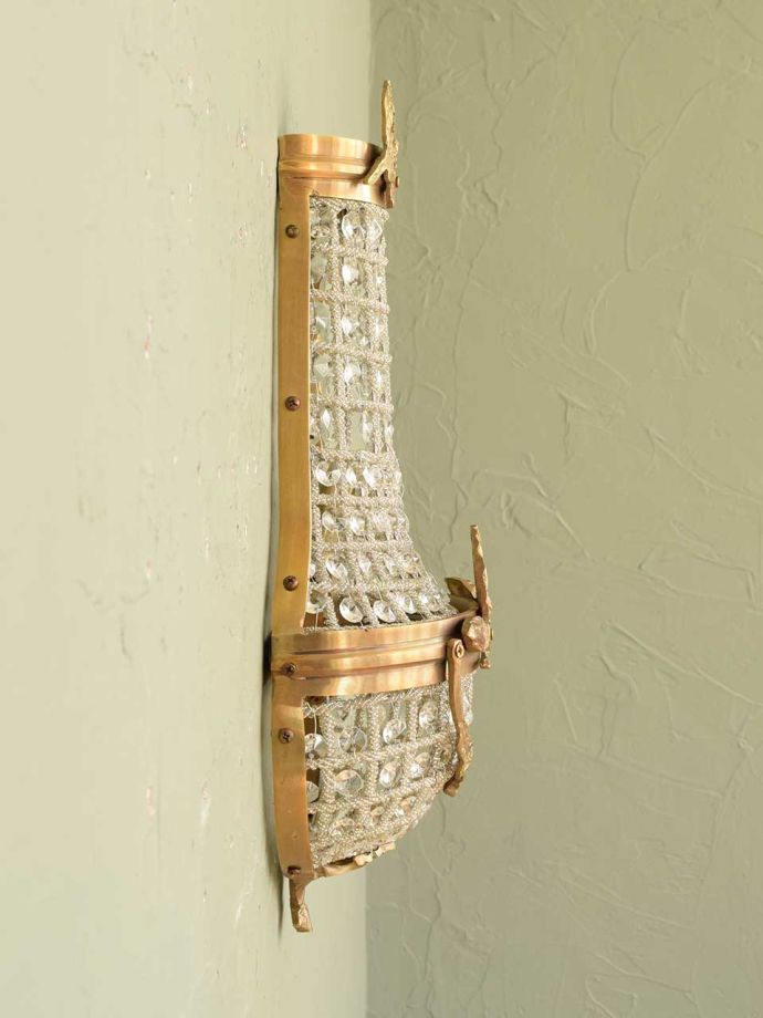 壁付けシャンデリアの側面