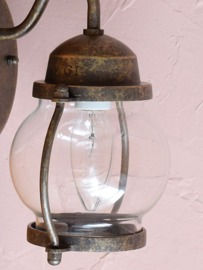 おしゃれな壁付けブラケット