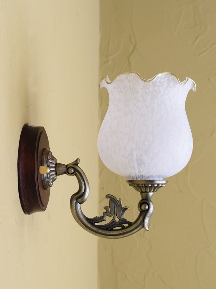 壁付けブラケットの側面