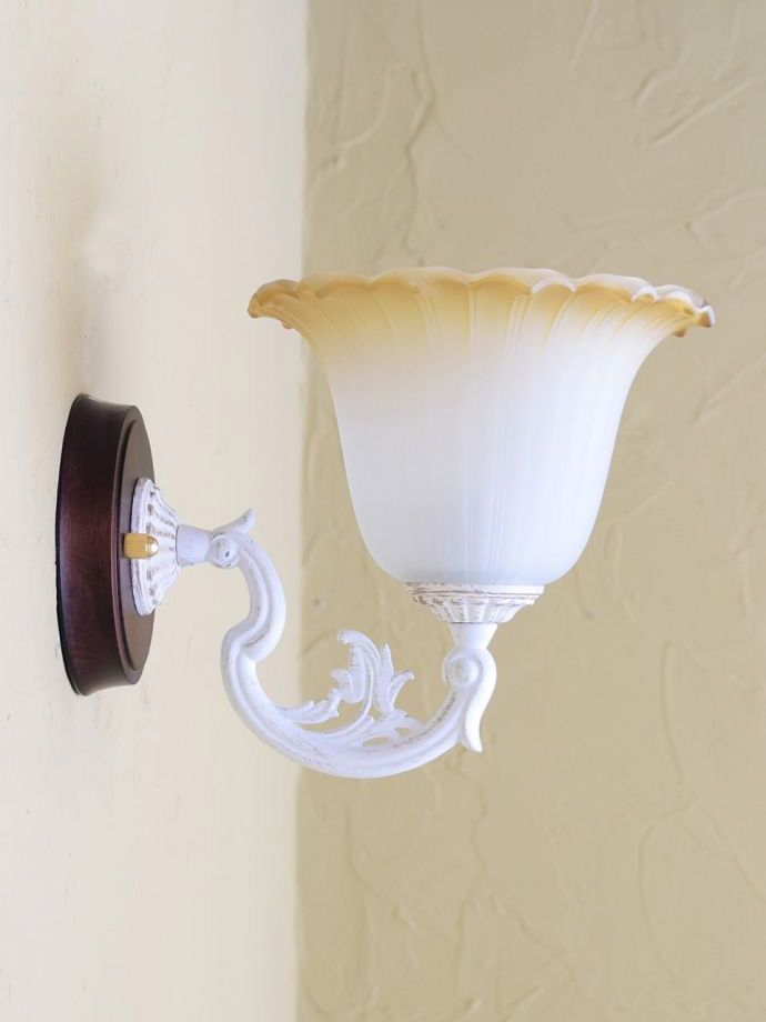 壁付けブラケットの側面