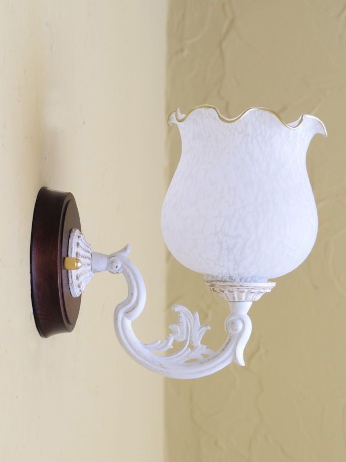 壁付けブラケットの側面