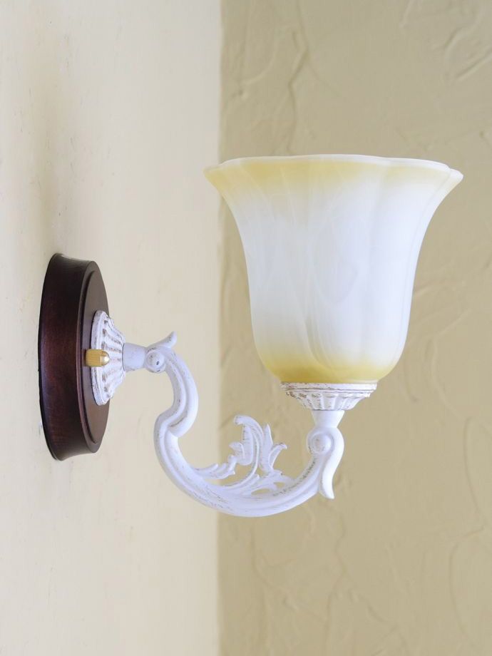 壁付けブラケットの側面