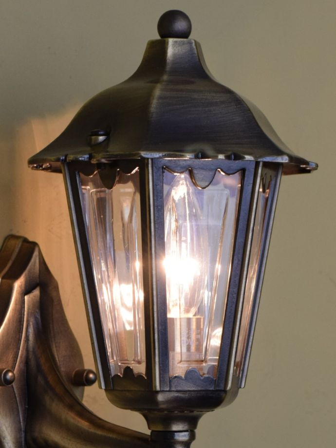 エクステリアランプの点灯