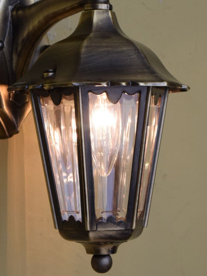 エクステリアランプの点灯