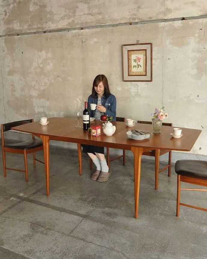 アンティークのテーブル アンティーク家具 シンプルなヴィンテージの北欧家具、マッキントッシュ エクステンションテーブル。スマートなデザインが人気のヴィンテージテーブルシンプルなデザインだから、どんなインテリアにも似合っちゃう所が人気のヒミツ。(x-1000-f)