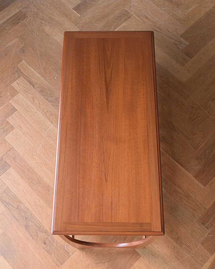 G-PLAN(Gプラン)　アンティーク家具　ヴィンテージの北欧インテリア、G-planのコーヒーテーブル。上から見るとこんな感じ。(x-1004-f)