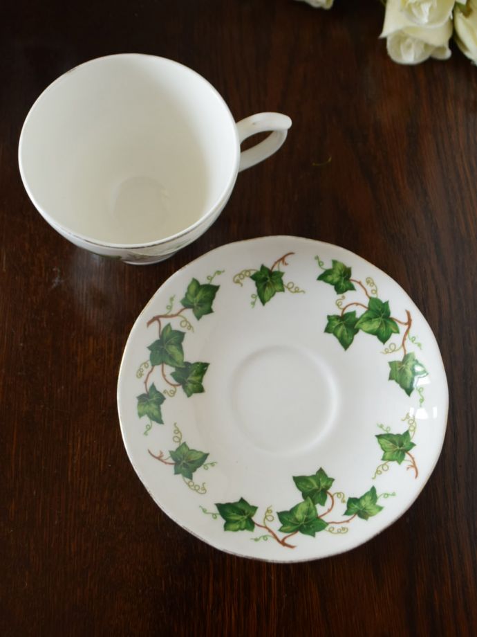 英国アンティークのおしゃれな食器
