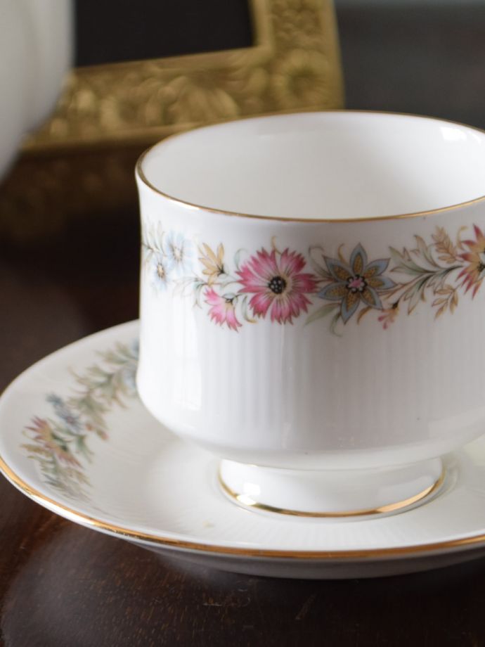 アンティークのカップ＆ソーサー