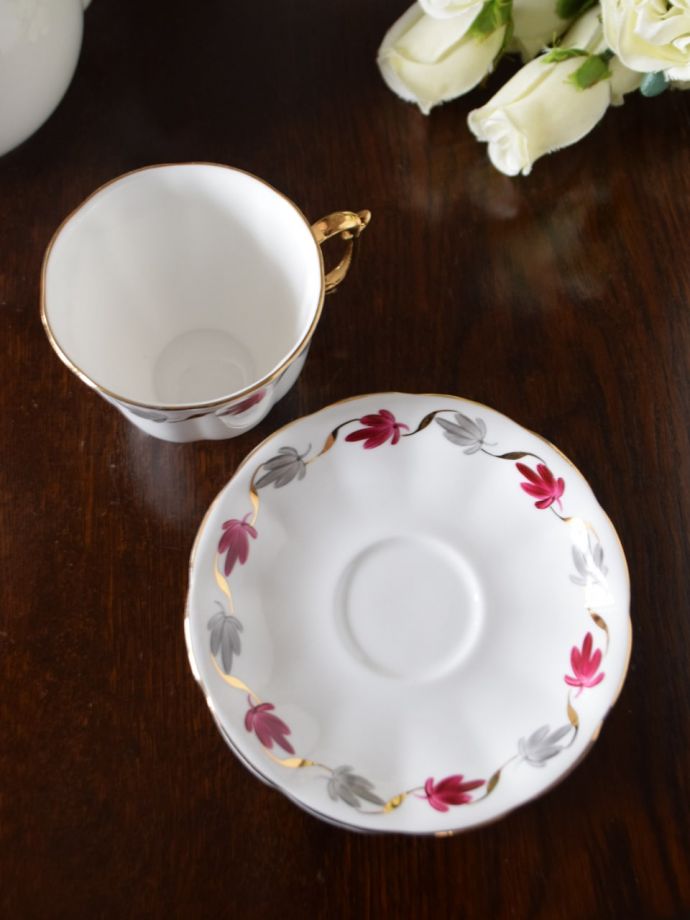 英国アンティークのおしゃれな食器