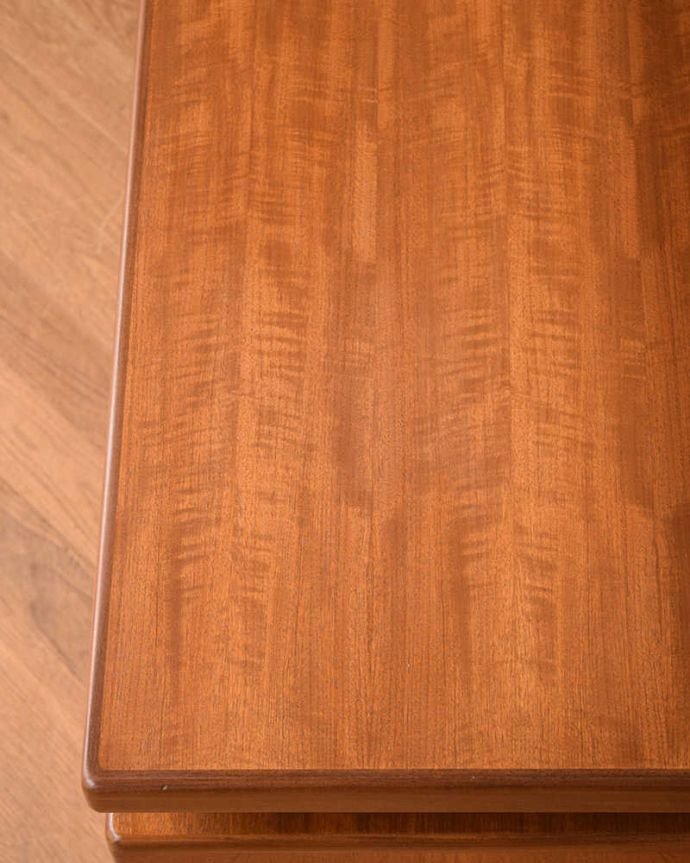 G-PLAN(Gプラン)　アンティーク家具　G-PLANのヴィンテージ家具、北欧スタイルのドレッサー（フレスコ）。天板の塗装もキレイに修復しました。(x-1024-f)