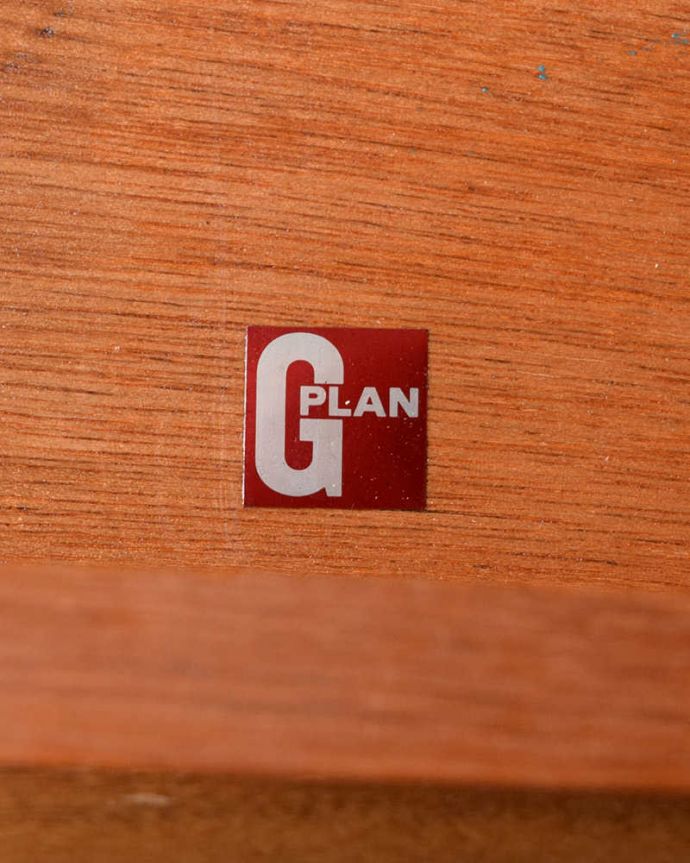 G-PLAN(Gプラン)　アンティーク家具　G-PLANのヴィンテージ家具、北欧スタイルのドレッサー（フレスコ）。。(x-1024-f)