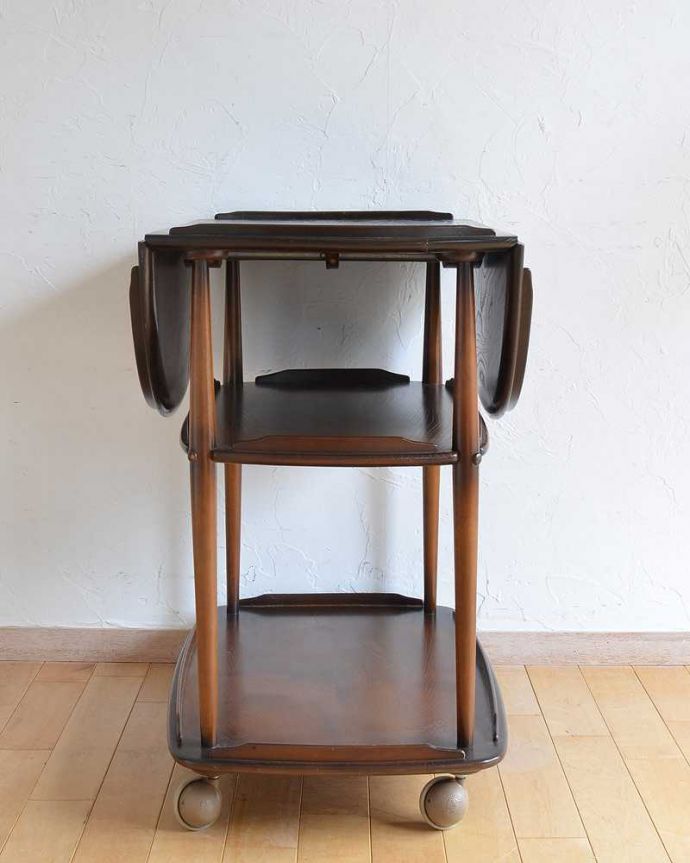 アーコールの家具　アンティーク家具　３サイズで使えるアーコール家具、サイドテーブルとしてもワゴンテーブル。キッチンだけじゃもったいない！アンティークのワゴンはデザインもキレイなので、キッチン用として使うだけじゃなく、家具としていろいろ使えます。(x-1027-f)