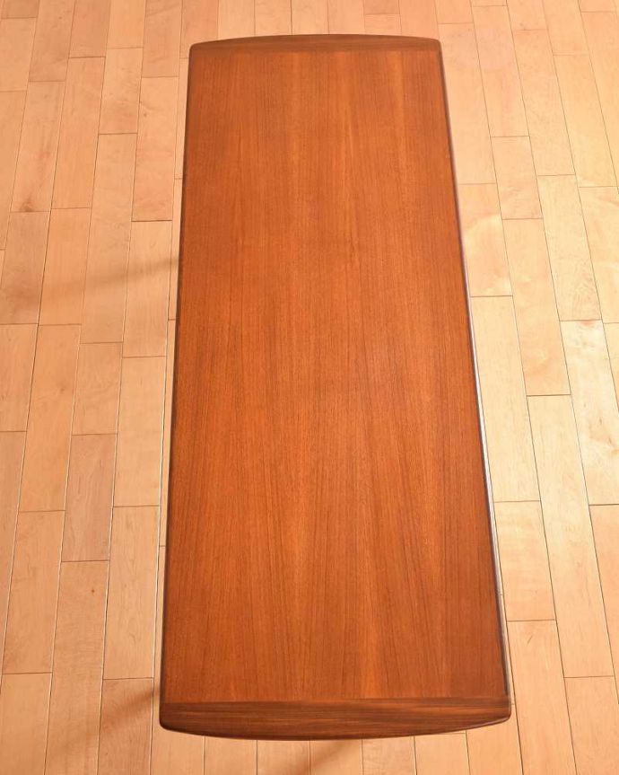 G-PLAN(Gプラン)　アンティーク家具　G-planのオシャレなヴィンテージ家具、北欧スタイルのセンターテーブル。上から見るとこんな感じ。(x-1028-f)