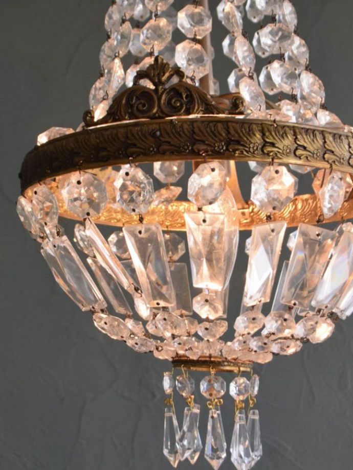 シャンデリアの点灯