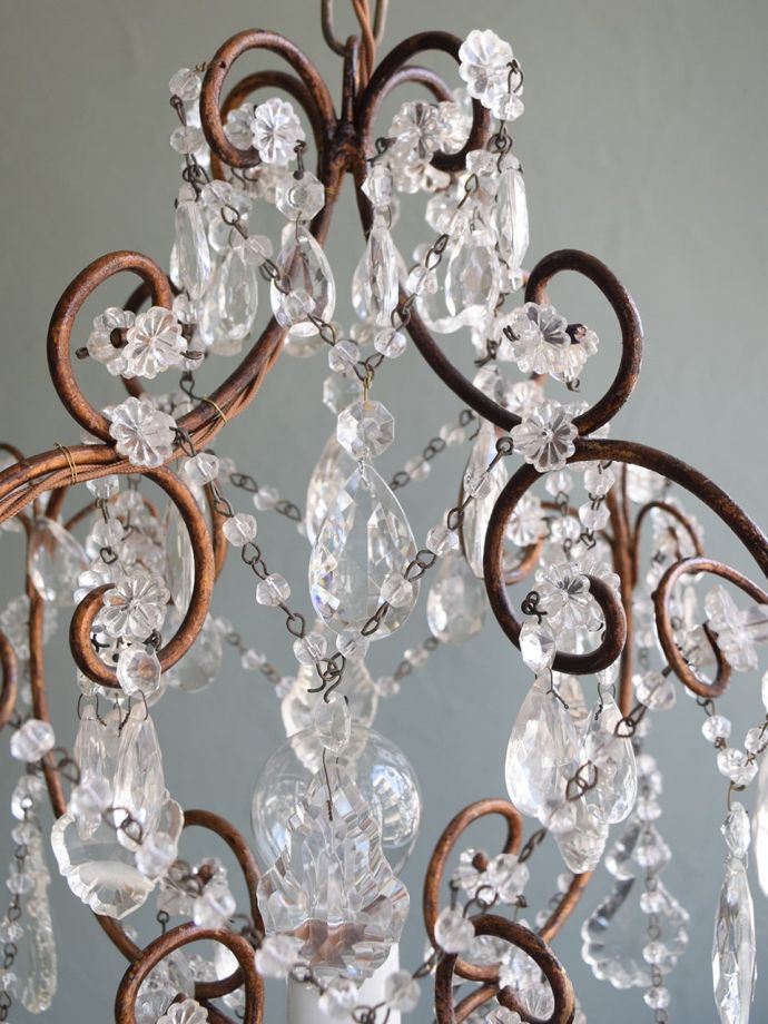 シャンデリアのガラスパーツ