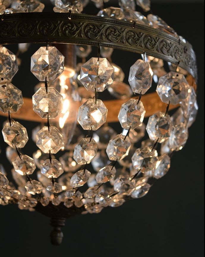 シャンデリアの点灯