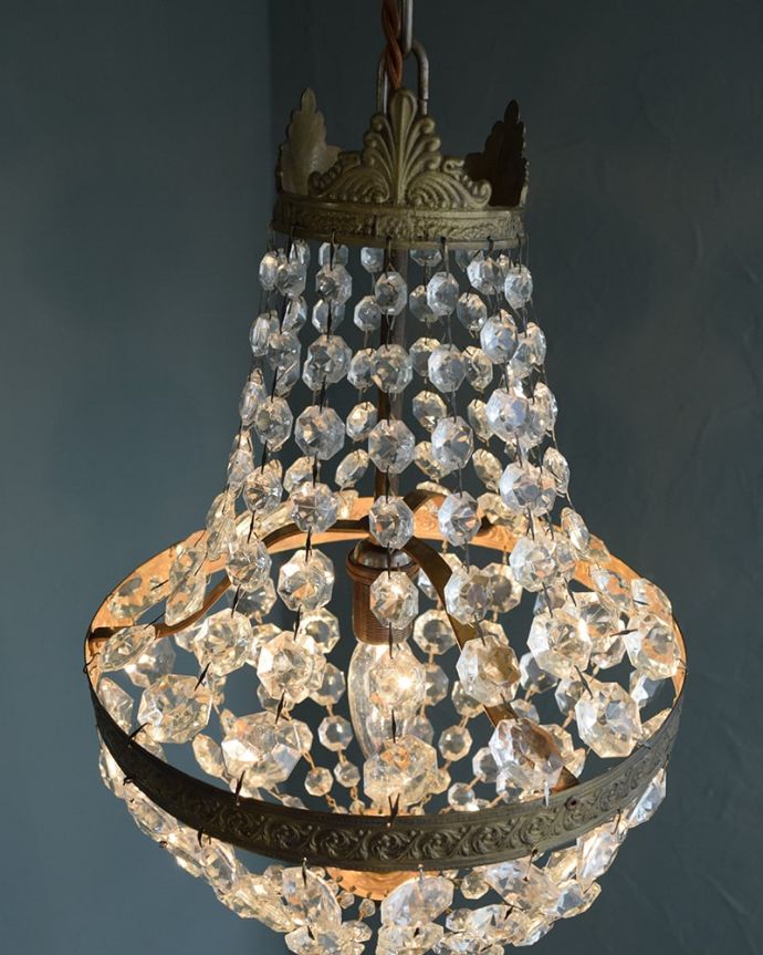 シャンデリアの取り付け方