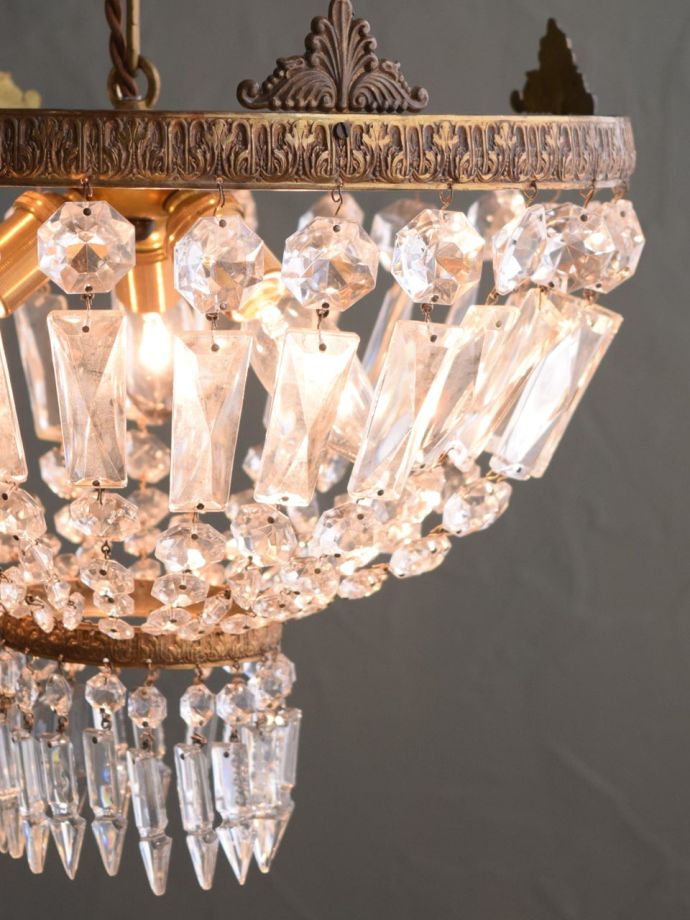 シャンデリアの点灯