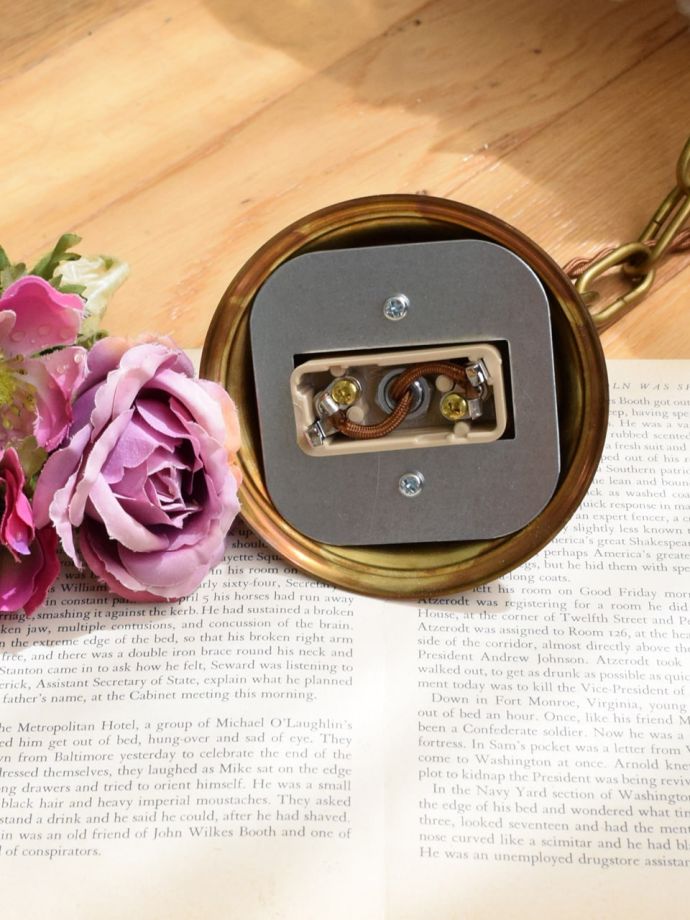 シャンデリアの取り付け方