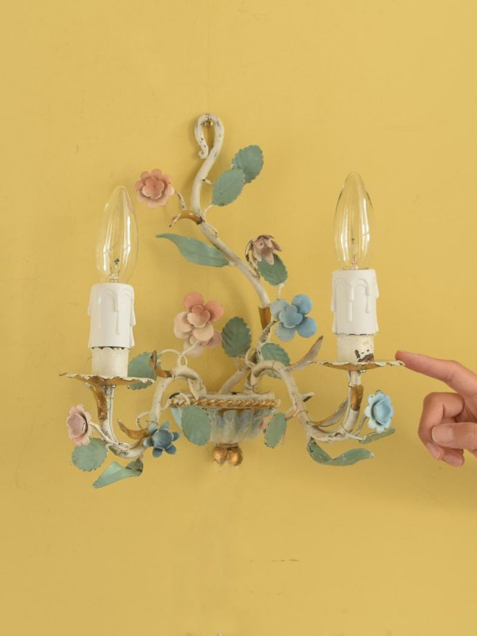 アンティークの壁付けシャンデリア