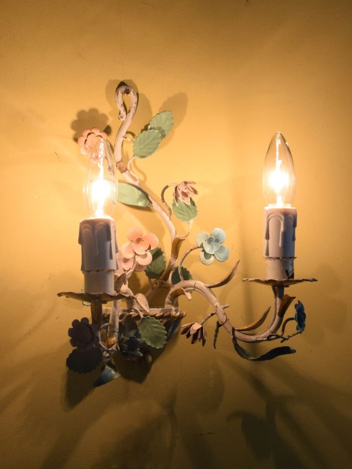 アンティークの壁付け照明