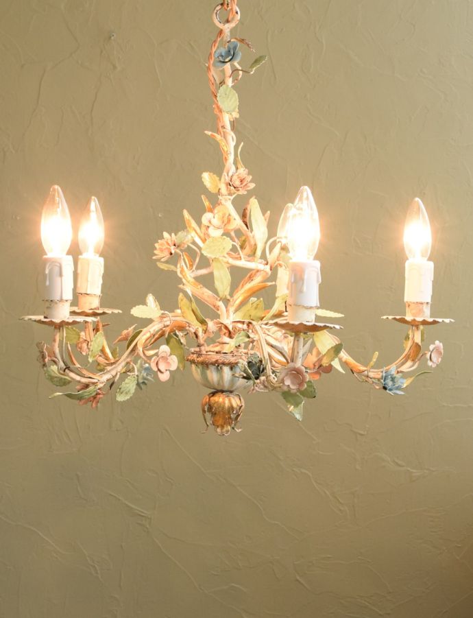 シャンデリアの灯り