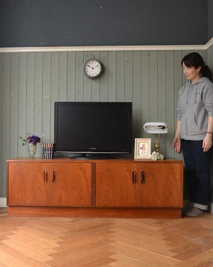 G-PLAN(Gプラン)　アンティーク家具　北欧スタイルのヴィンテージ家具、G-PLANフレスコシリーズのサイドボード。人気のヒミツは北欧スタイルのデザインやっぱりスッキリとカッコイイ北欧デザインが人気のサイドボード。(x-1038-f)