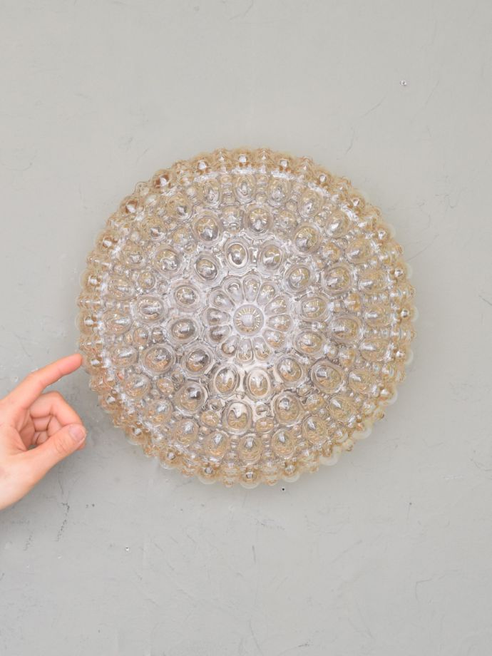 アンティークの壁付けランプ