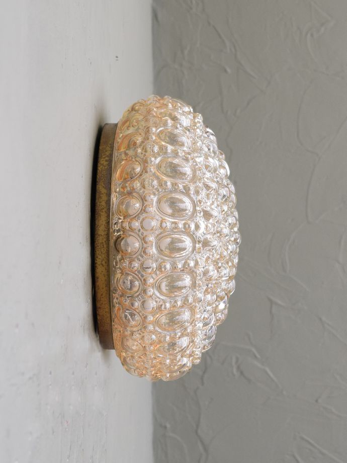 壁付けシーリングライトの側面