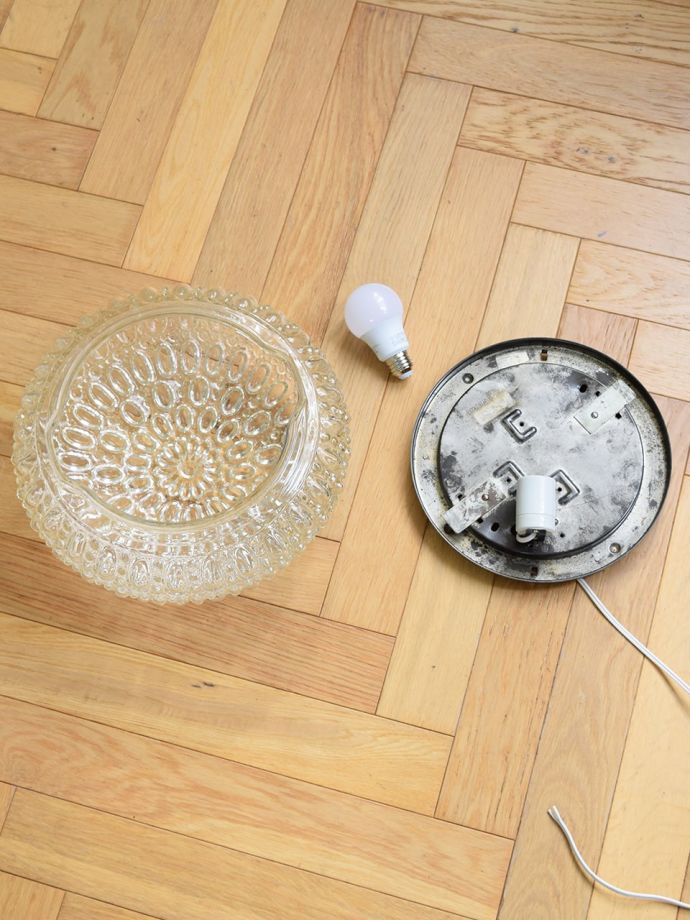 電球付きなので届いてすぐに使えます