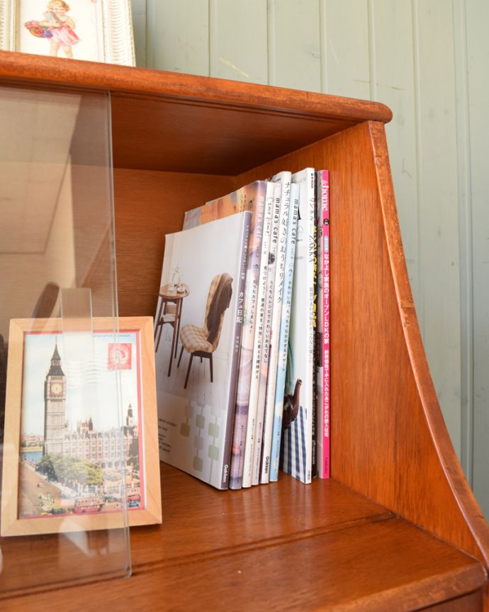 サイドボード　アンティーク家具　ヴィンテージの北欧インテリア、収納もたっぷりできるオシャレなサイドボード。。(x-1042-f)