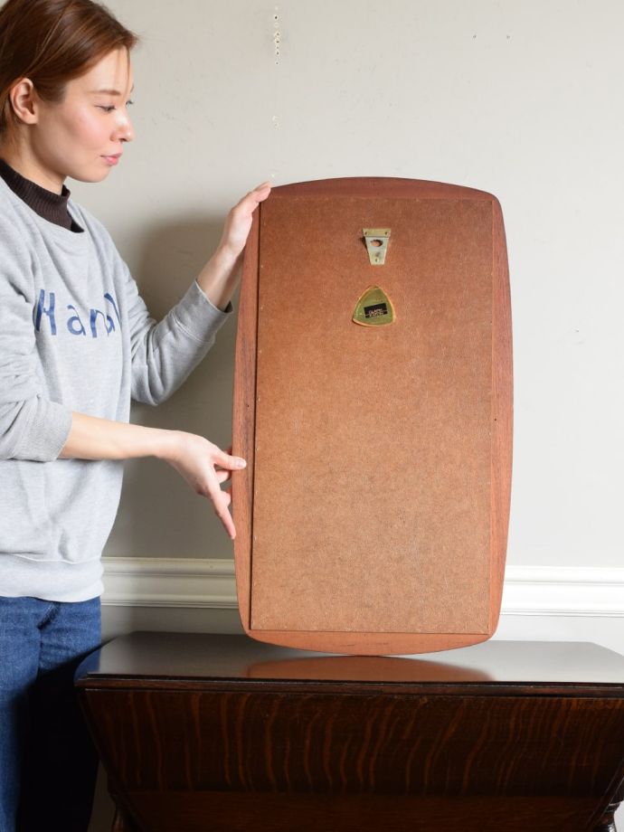 アンティークの鏡の裏