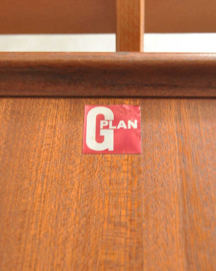 G-PLAN(Gプラン)　アンティーク家具　伸張式のG-planのフレスコシリーズ、北欧テイストのダイニングテーブル。G-PLANの証を発見ロゴマークも残っていました。(x-1046-f)