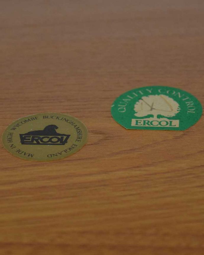 アーコールの家具 アンティーク家具 北欧スタイルのヴィンテージ家具、キャスター付きのアーコールワゴン。アーコールのタグが残っていました。(x-1048-f)