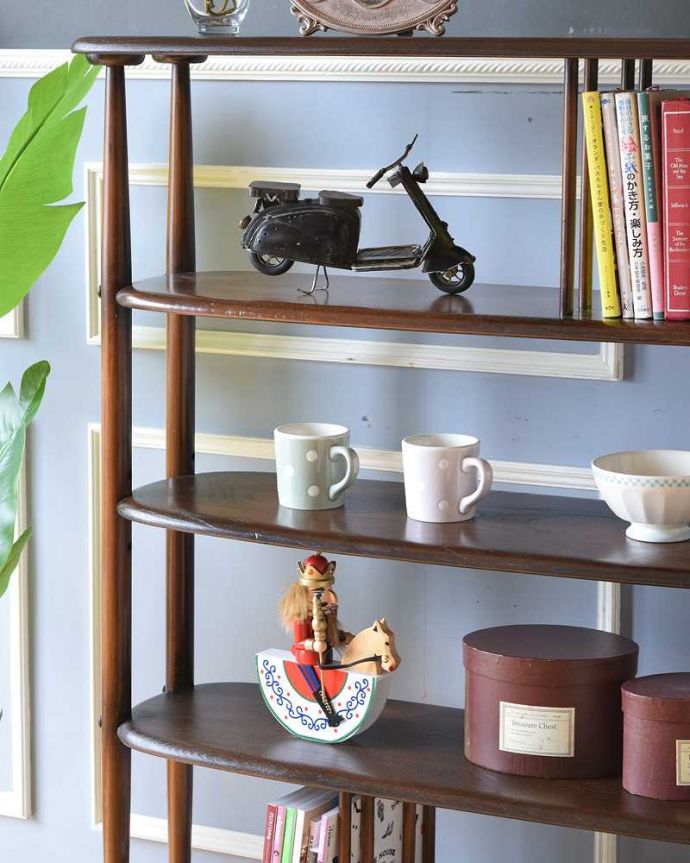 アーコールの家具 アンティーク家具 見せる収納もオシャレに!間仕切りにも使えるアーコール社のディバイダー。おしゃれに「魅せて」くれる「見せる収納」です使い方は自由自在。(x-1052-f)