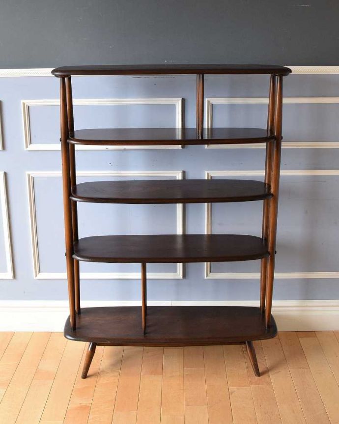 アーコールの家具 アンティーク家具 見せる収納もオシャレに!間仕切りにも使えるアーコール社のディバイダー。もちろん後ろ姿も自信アリアンティークは新品ではないので、経年変化によるキズはありますが、専門の職人がキレイにお直しをしているので、後ろ姿にも自信があります。(x-1052-f)