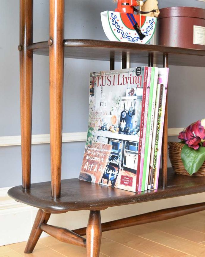 アーコールの家具 アンティーク家具 見せる収納もオシャレに!間仕切りにも使えるアーコール社のディバイダー。A4サイズの雑誌もたっぷり収納高さがあるので、本棚として雑誌も立てて収納出来ます。(x-1052-f)