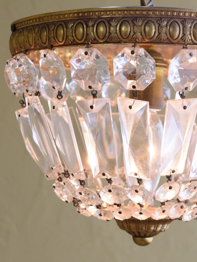 シャンデリアの点灯