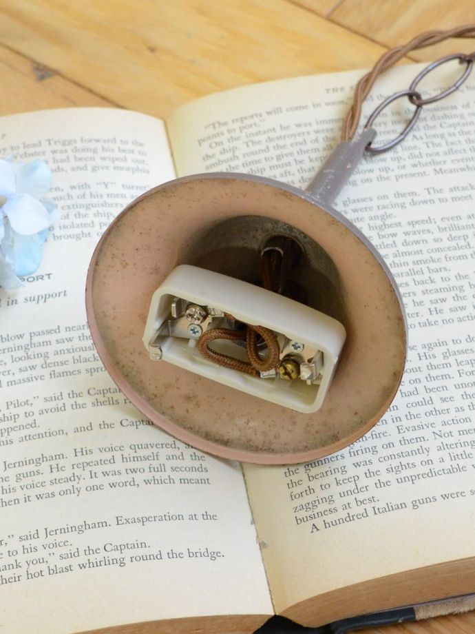 シャンデリアの取り付け方