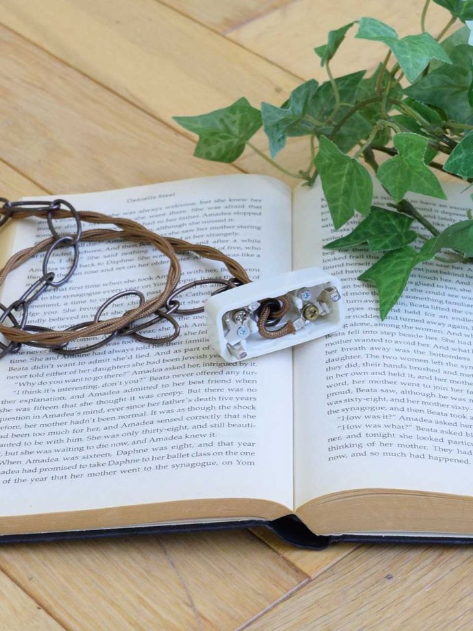 シャンデリアの取り付け方