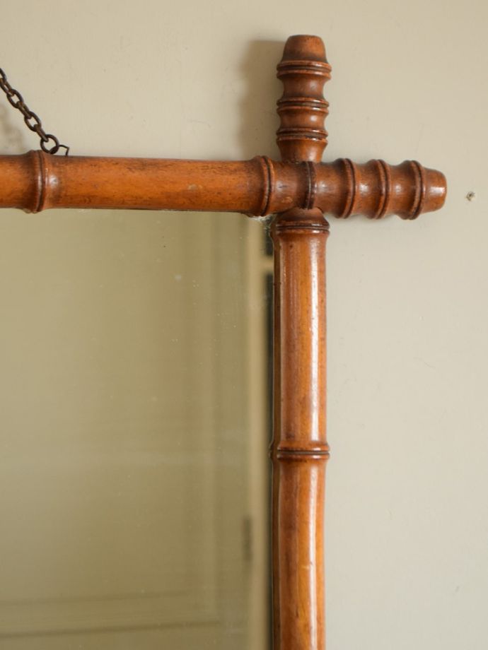 アンティークの美しい鏡