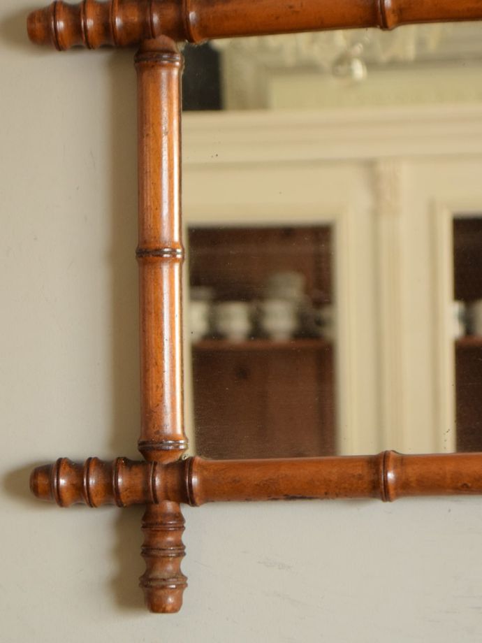 アンティークミラーの木の装飾