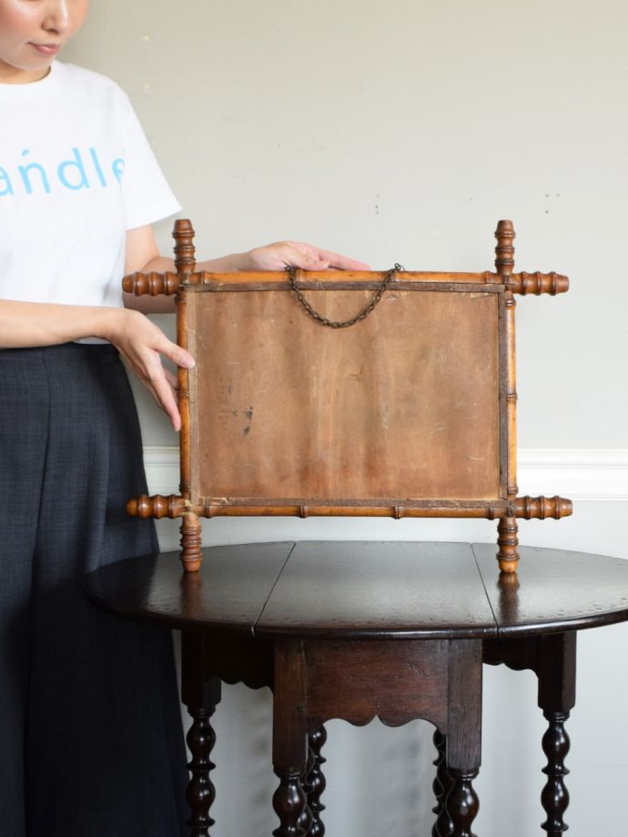 アンティークの鏡の裏