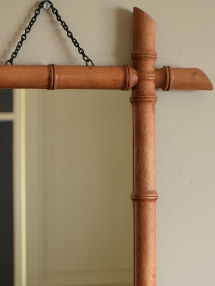 アンティークの美しい鏡