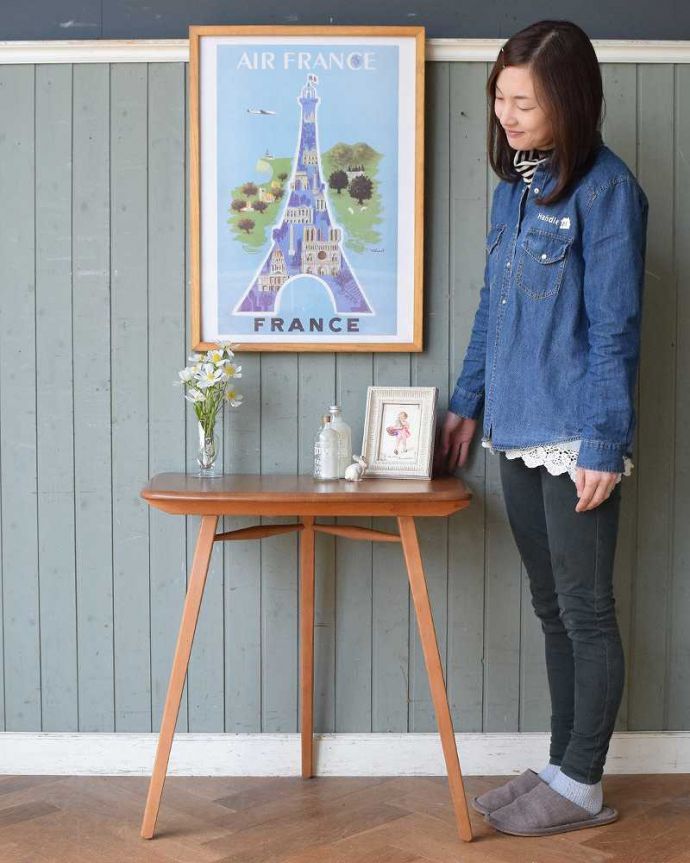 アーコールの家具　アンティーク家具　アーコールのダイニングテーブルの継ぎ足し用のエンドテーブル（サイドテーブル）。スッキリした脚のアーコールのエンドテーブルアーコールらしいフォルムが特長のエンドテーブル。(x-1058-f)