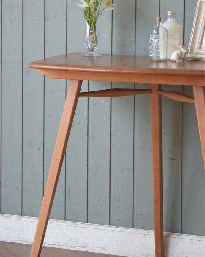 アーコールの家具　アンティーク家具　アーコールのダイニングテーブルの継ぎ足し用のエンドテーブル（サイドテーブル）。クールな表情の中に見えるアーコールらしい優しさアーコールの家具って、角の落とし方が独特。(x-1058-f)