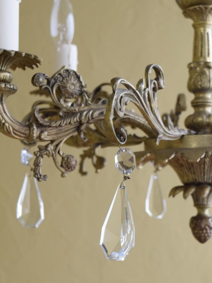 シャンデリアのガラスパーツ